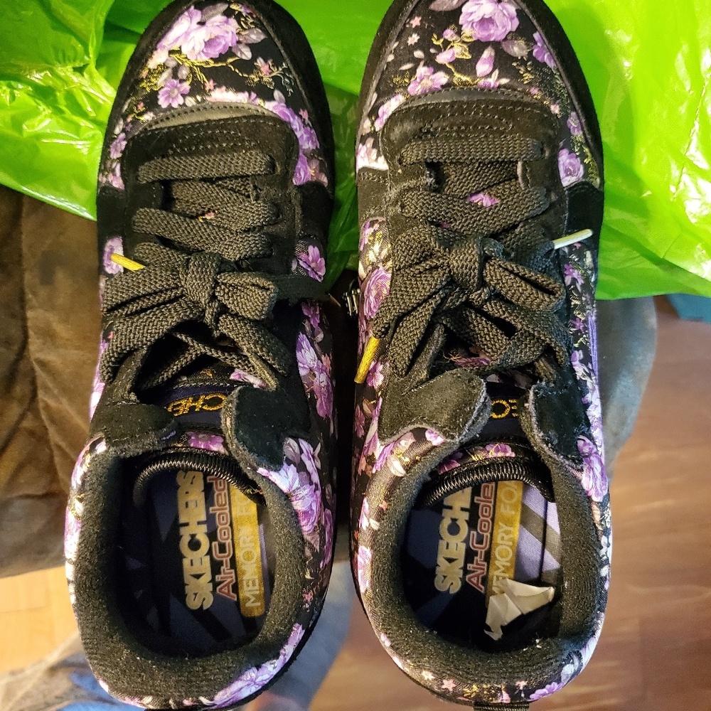Sz. 8 Skechers